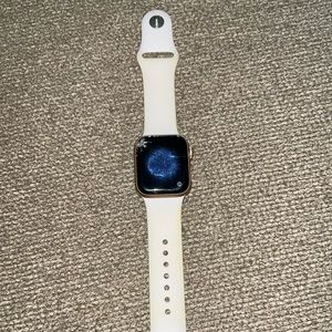 apple watch SE rose gold